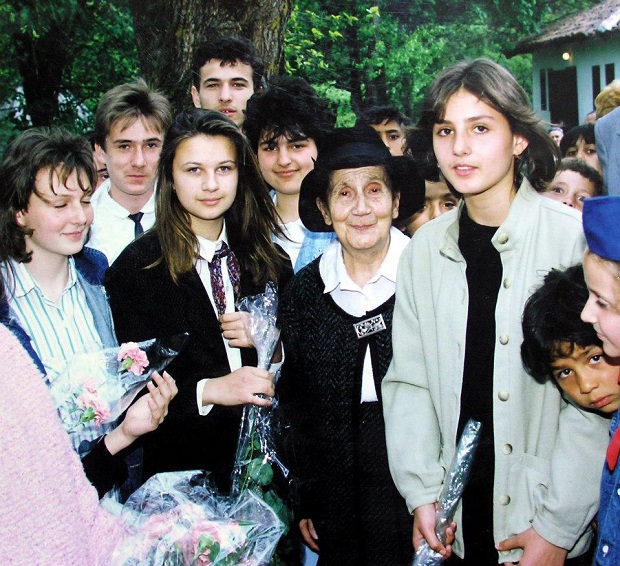 Због пандемија корона вируса: Одложен избор лауреата награде “Десанка Максимовић”